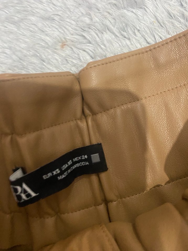 Beli Kemerli Bej Deri Şort - Görsel 2