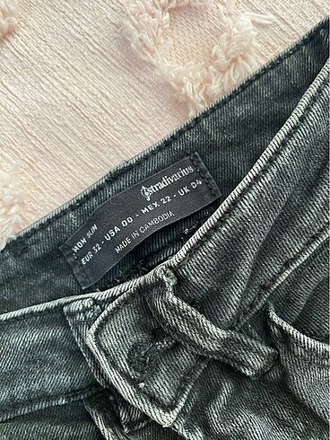 32 Beden Stradivarius