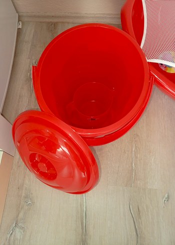 Beden kırmızı Renk Kırmızı Bebek Küveti ve Kova Seti