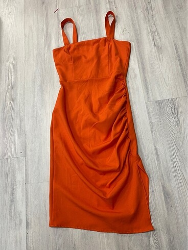 36 beden turuncu elbise