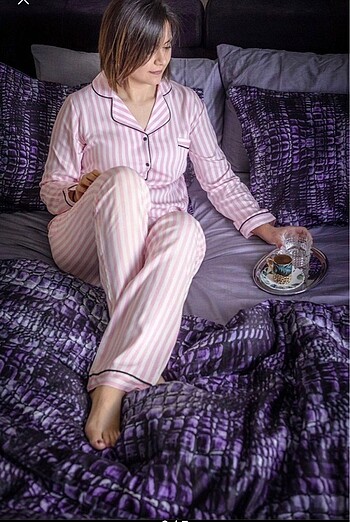 Diğer Pembe Pijama Takımı