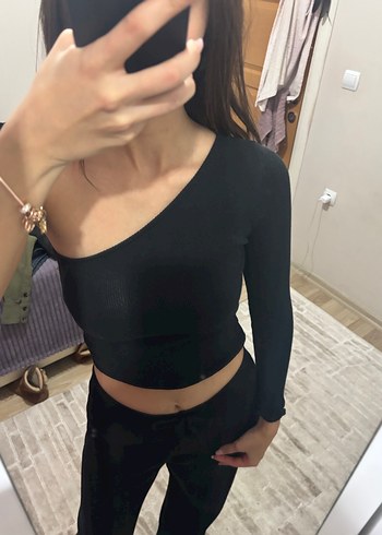 Siyah Tek Kollu Crop Top - Görsel 3