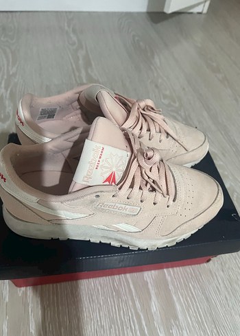 Reebok ürünü