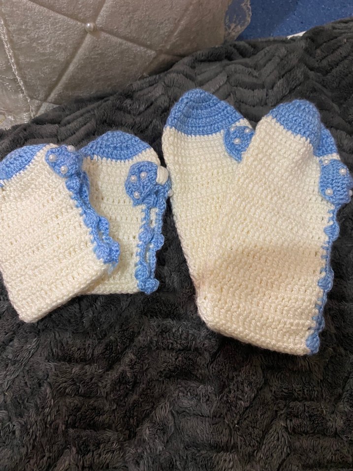 Bebekler için Beyaz Mavi Örgü Çorap - Görsel 2