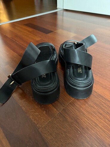 39 Beden Zara sandalet