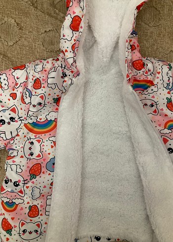 Renkli Baskılı Kız Çocuk Kapüşonlu Mont - Görsel 2