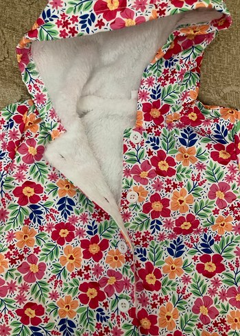 Çiçek Desenli Kapüşonlu Kız Mont - Görsel 2