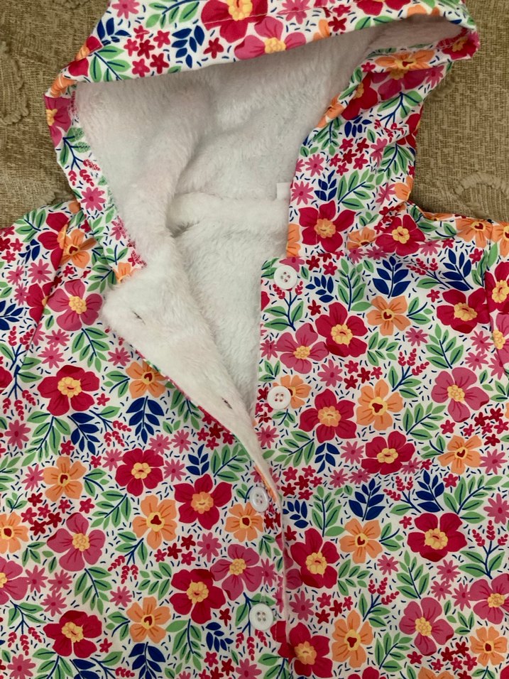 Çiçek Desenli Kapüşonlu Kız Mont - Görsel 2