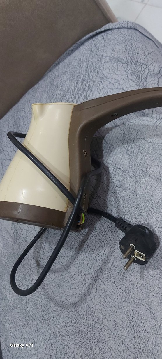 Bej ve gri elektrikli kahve makinesi - Görsel 2