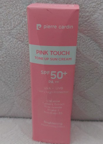 Pierre Cardin Pembe Ton Eşitleyici Güneş Kremi SPF50+ - Görsel 3