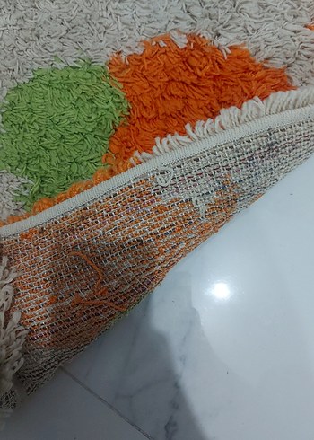 Çiçek Desenli Çok Renkli Halı - Görsel 2