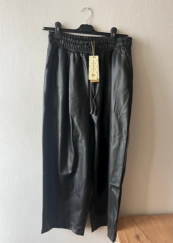 Kadın Siyah Deri Beli Lastikli Bol Kesim Pantolon