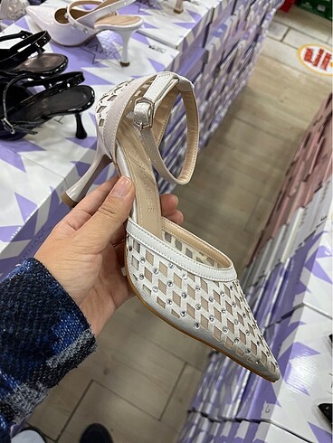 Gri taşlı topuklu ayakkabı çok şık model
