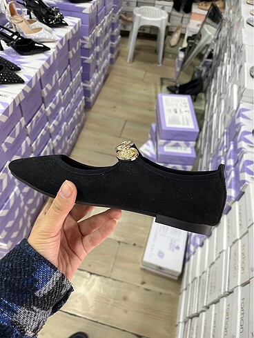 37 Beden Siyah süet babet çok şık model
