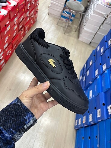 Siyah lacoste spor ayakkabısı cok rahat kullanıslı cok uygun fiy