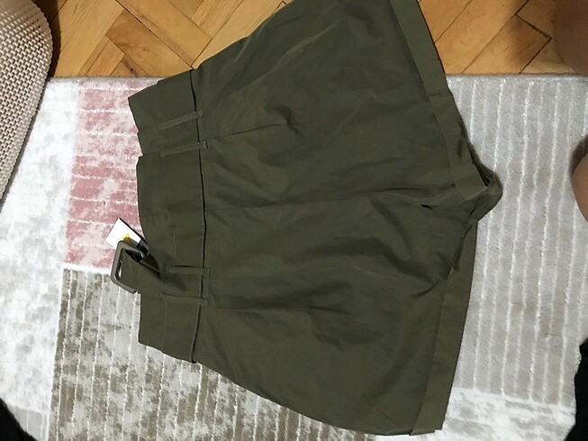 Primark kemerli şort
