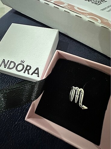 Pandora taşlı akrep burcu charm