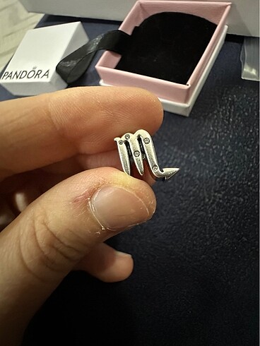 Beden beyaz Renk Pandora taşlı akrep burcu charm