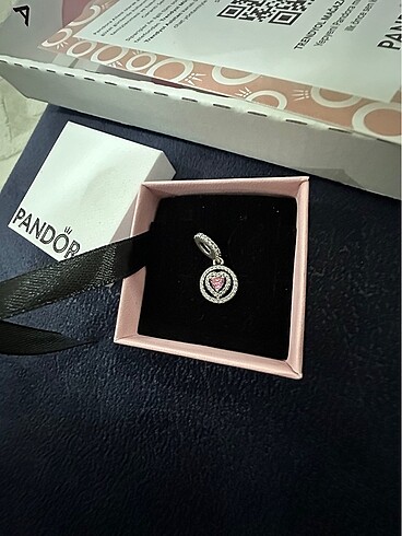 Pandora pembe taşlı kalp charm