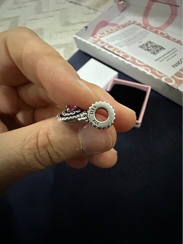 Pandora Pandora pembe taşlı kalp charm