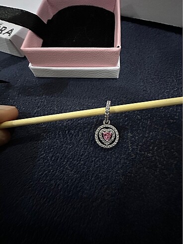 Beden Pandora pembe taşlı kalp charm
