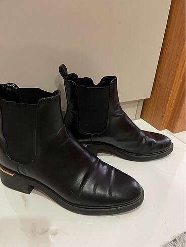 38 Beden Zara bot