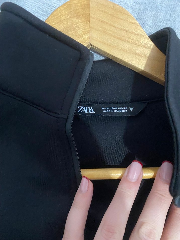 Siyah Yüksek Yakalı Fermuarlı Kadın Ceket - Görsel 2