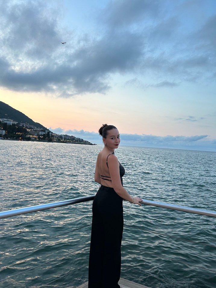 Şeffaf Askılı Siyah bluz - Görsel 2