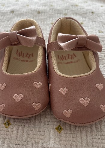 Nakışlı Fiyonklu Pembe Kız Babet - Görsel 4