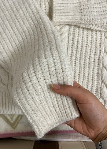 Beyaz Kadın Örgü Salaş Kazak - Görsel 3