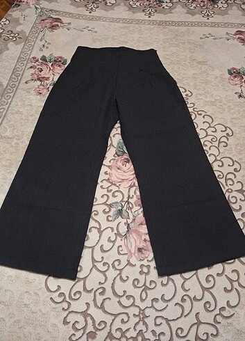 34 Beden siyah Renk Trendyol pantolon 