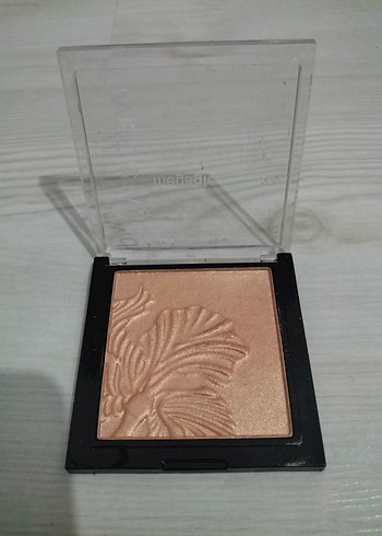 Wet n wild Highlighter/Aydınlatıcı - Görsel 2