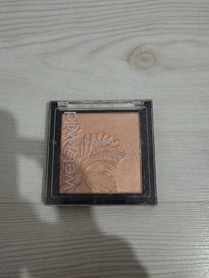Wet n wild Highlighter/Aydınlatıcı - Görsel 3