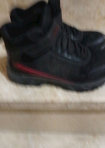 Erkek Çocuk Siyah Cırtlı Kauçuk Bot - Görsel 2