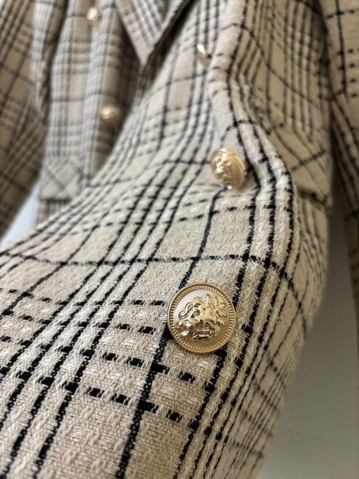 Düğmeli Bej Ekose Midi Blazer ceket - Görsel 4