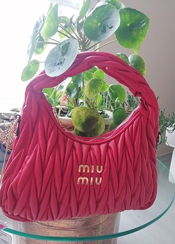 MIU MIU ÇANTA