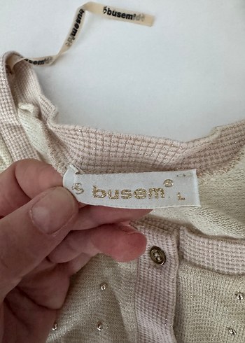 l Beden ten rengi Renk Bej Düğmeli Kadın Hırka