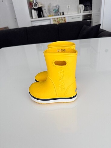 24 Beden sarı Renk Crocs yağmur çizmesi