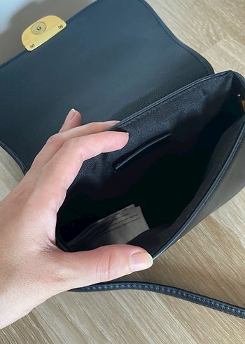 Zincir Detaylı Siyah Deri Kadın Çapraz Çanta - Görsel 4