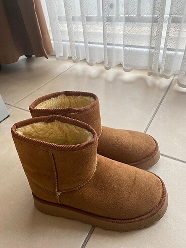 Ugg model içi tüylü bot