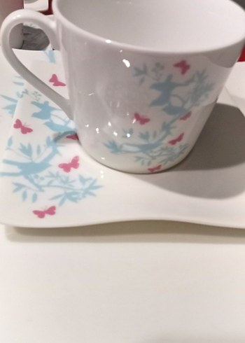 Beyaz Çiçek Desenli Porselen Kahve Fincanı ve Tabak Seti - Görsel 5