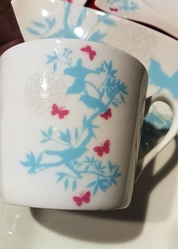 Beyaz Çiçek Desenli Porselen Kahve Fincanı ve Tabak Seti - Görsel 2