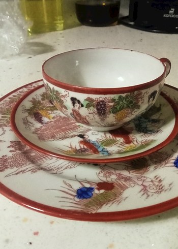 Çiçek ve Figür Desenli Renkli Porselen Fincan - Görsel 2