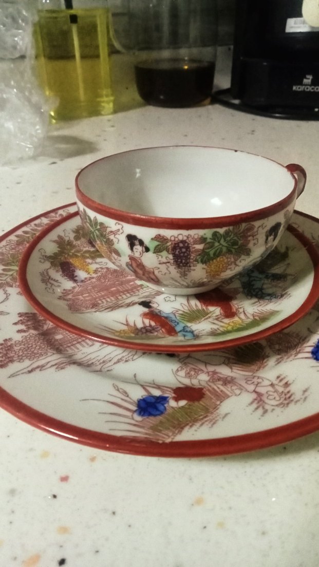 Çiçek ve Figür Desenli Renkli Porselen Fincan - Görsel 2