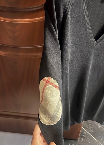 Burberry V Yaka Kazak - Görsel 3