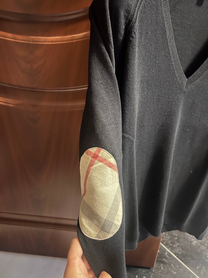 Burberry V Yaka Kazak - Görsel 3