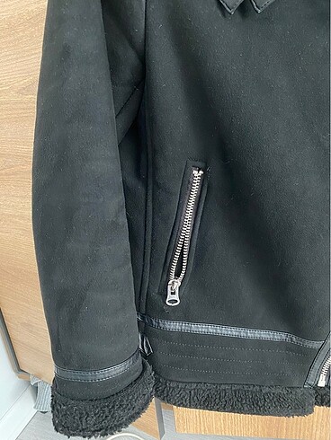 Zara Mont Zara