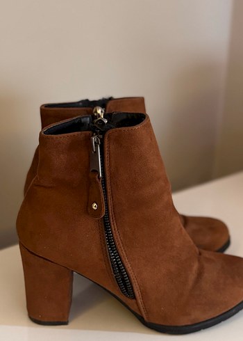 Kahverengi Süet Kadın Dolgu Topuklu Bot - Görsel 2