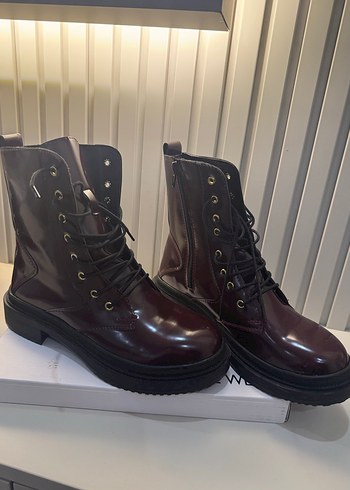 Zara Bordo Rugan Bağcıklı Kadın Bot