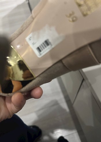 Bej Süet Yüksek Topuklu Tokalı Kadın Bot - Görsel 3